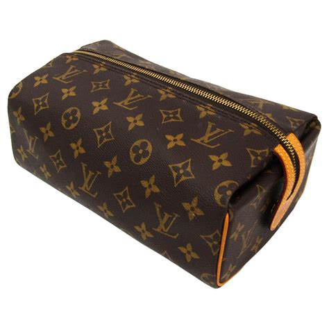 trousse de toilette louis vuitton femme|trousse toilette gm monogram shadow.